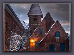 Winter - Neuschnee an der Klosterkirche