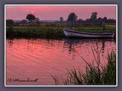 Hammefeeling - rote Abendsonne über dem Fluss