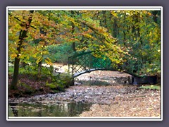 Die  Brücke im Park