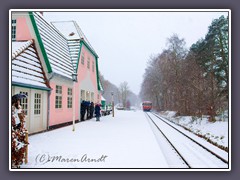 Ein Bahnhof im Schnee