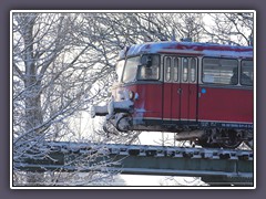 Ein roter Schienenbus