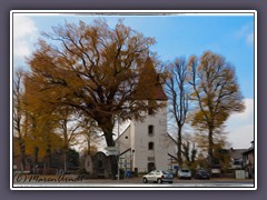 Hambergen - Die Kirche im Ortskern von Hambergen