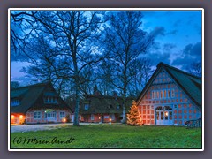 Weihnachtlich geschmückt - Haus im Schluh