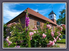 Zions Kirche mit Blütenpracht